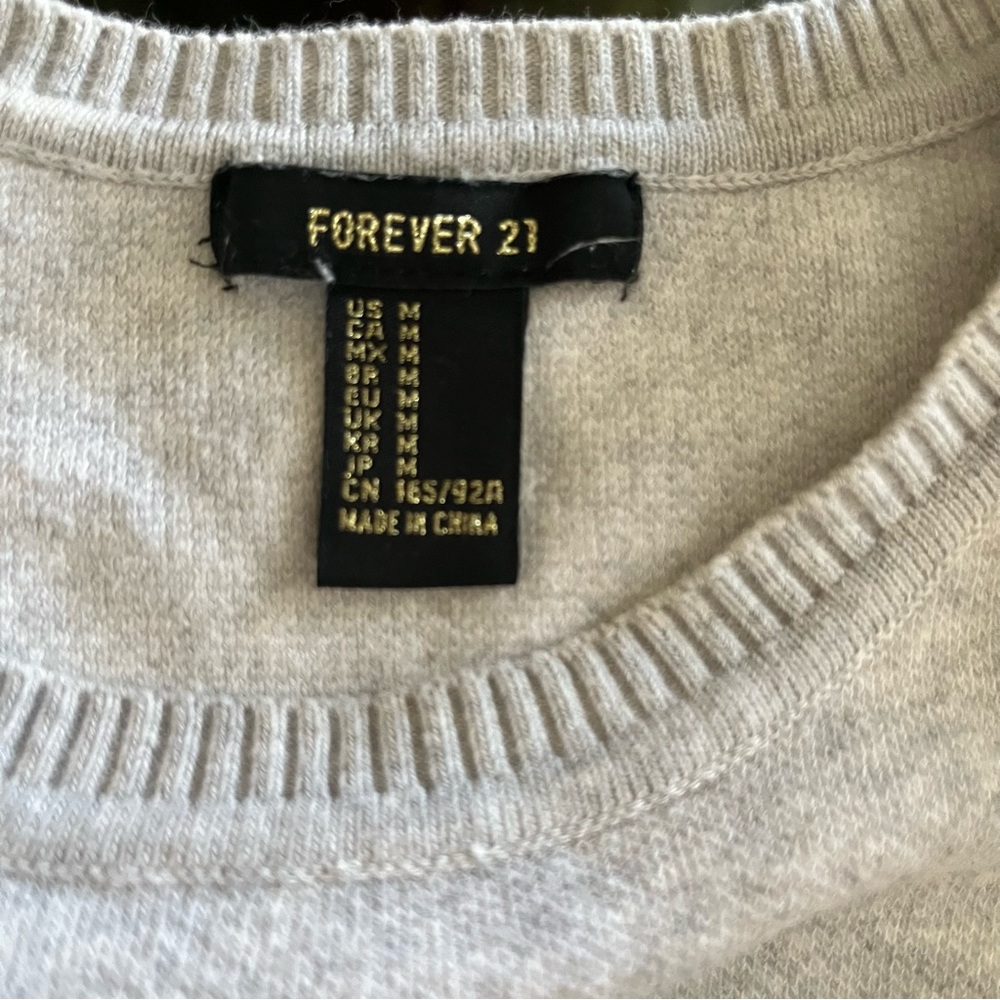 Forever 21 Penguin Holiday Christmas Sequin Gray Neutral Crewneck Sweater Sz M - Picture 3 of 5